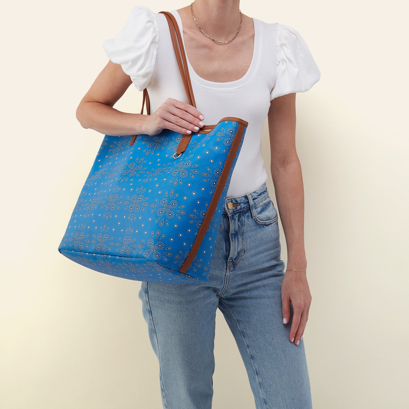 All That Tote Large In Coated Canvas - Blue Journey Bandana - Image 5