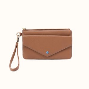 Goldie Wristlet In Pebbled Leather - Brown Sugar