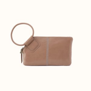 Sable Wristlet In Polished Leather - Woodsmoke