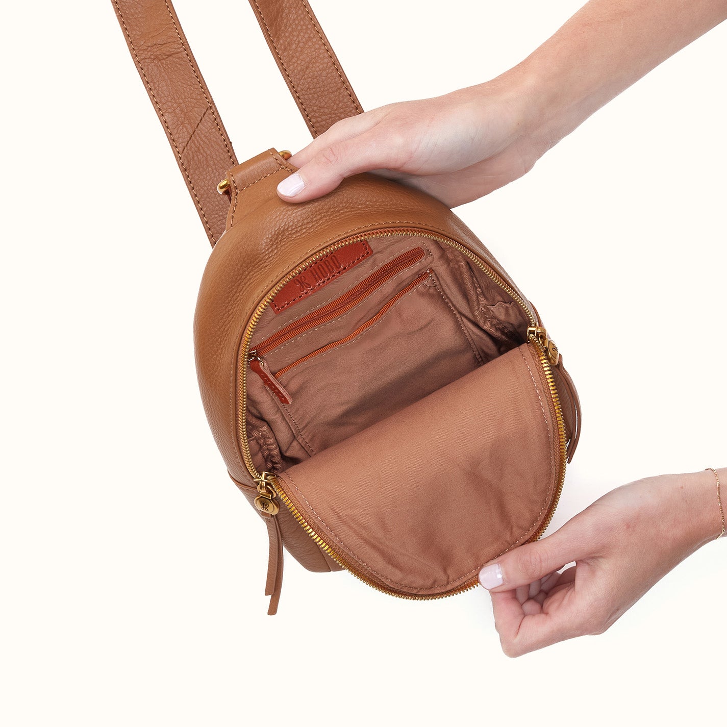 Fern Sling in Pebbled Leather - Warm Honey - Image 2