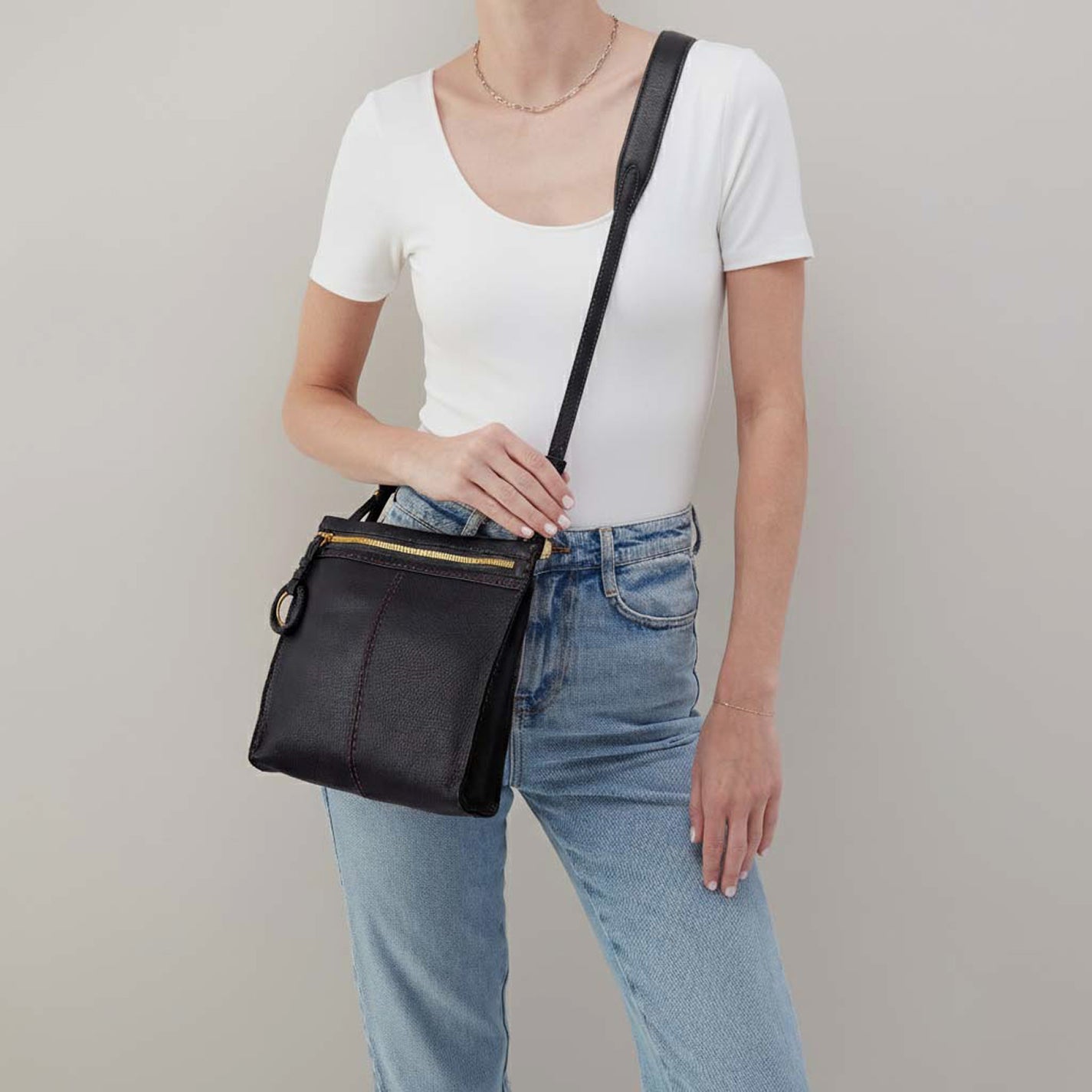 Austin Medium Crossbody In Pebbled Leather - Black - Image 4
